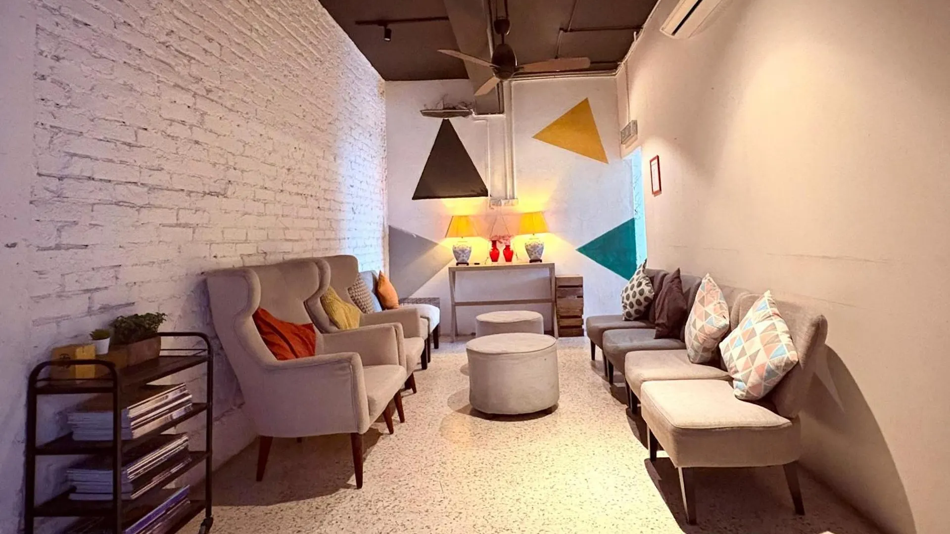 Отель Kim Haus Loft Джорджтаун